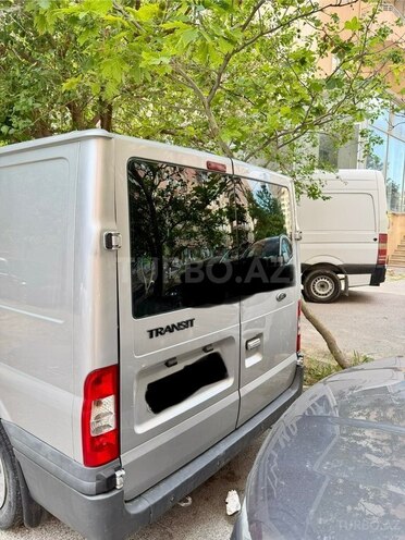 Ford Transit-3