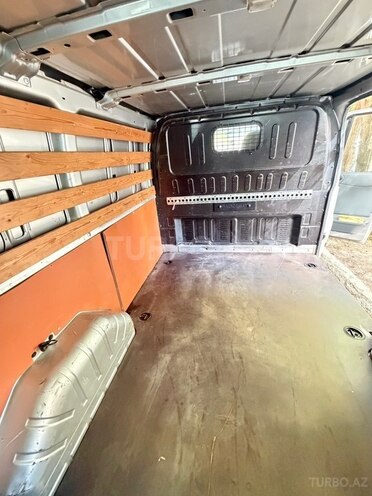 Ford Transit-12