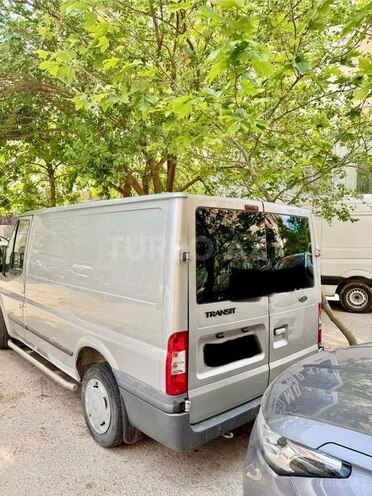 Ford Transit-4