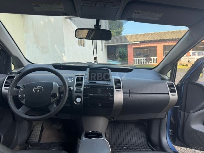 Toyota Prius-5