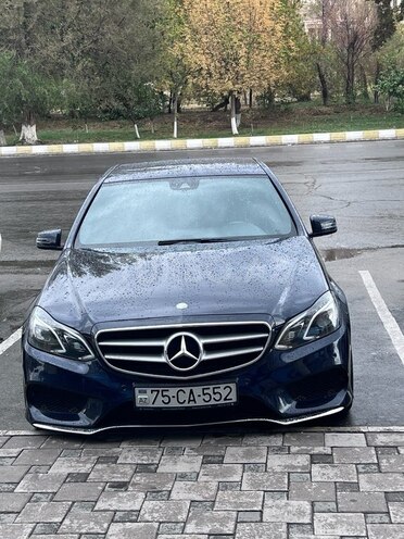 Mercedes E 200-1