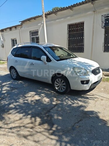 Kia Carens-11