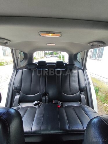 Kia Carens-10