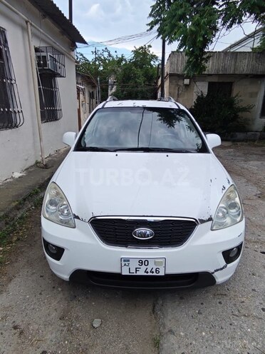 Kia Carens-1