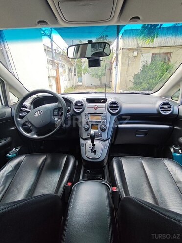 Kia Carens-5