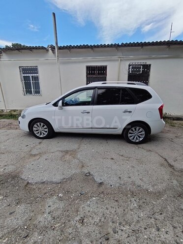 Kia Carens-2