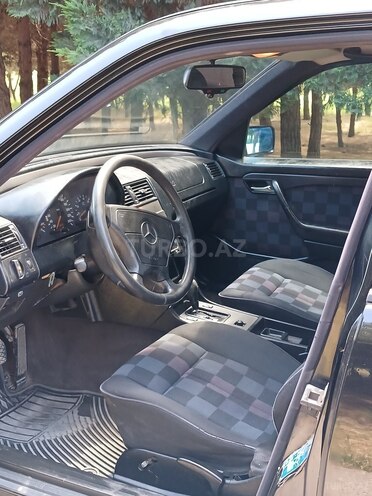 Mercedes C 220-12