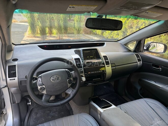 Toyota Prius-3