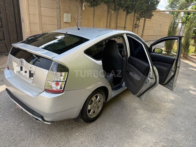 Toyota Prius-7