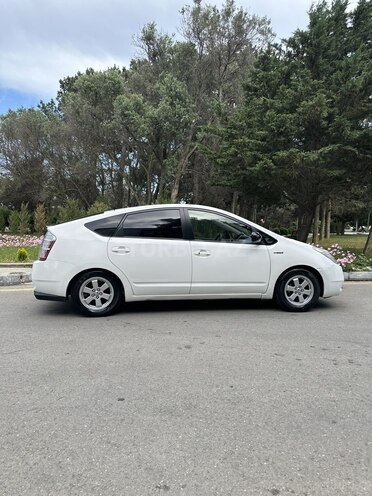 Toyota Prius-5