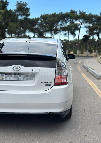 Toyota Prius-8