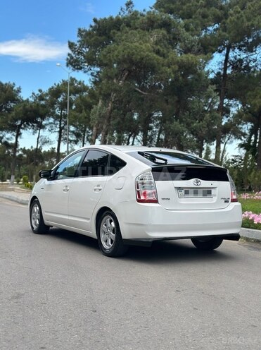 Toyota Prius-2