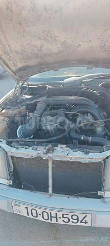 Mercedes 200 D-9