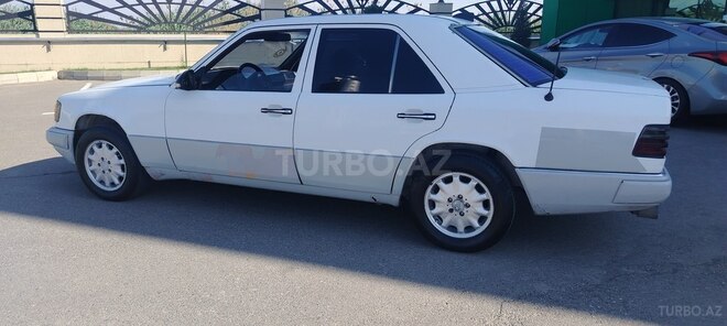 Mercedes 200 D-4