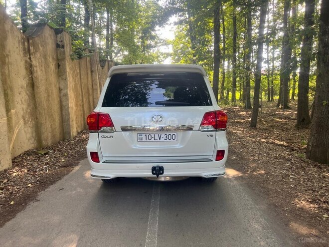 Toyota Land Cruiser-5