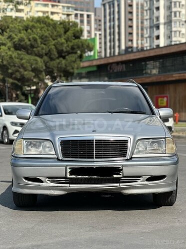 Mercedes C 220-1