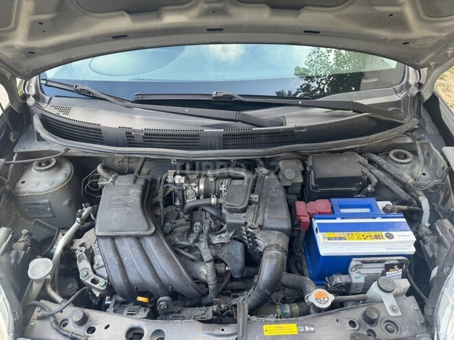 Nissan Micra-13