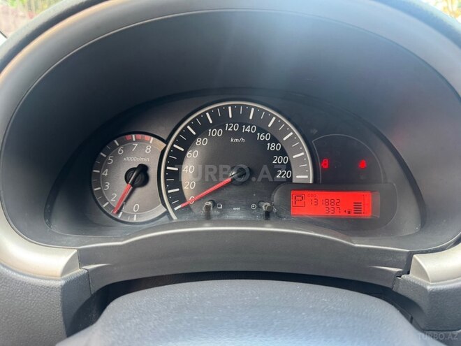Nissan Micra-6