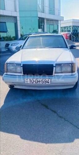 Mercedes 200 D-1