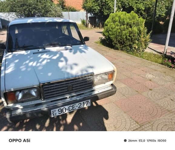 LADA (VAZ) 2107-1