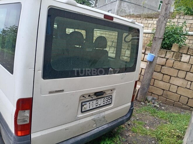 Ford Transit-4
