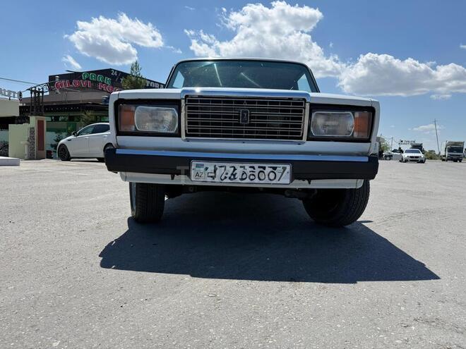 LADA (VAZ) 2107-1