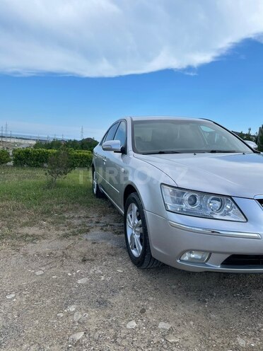Hyundai Sonata-12