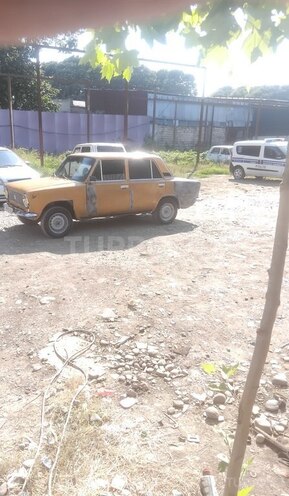 LADA (VAZ) 21011-2
