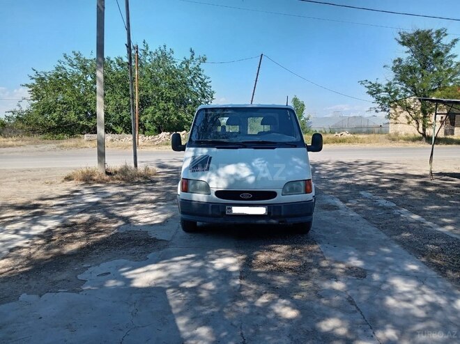 Ford Transit-1