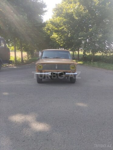 LADA (VAZ) 21011-1