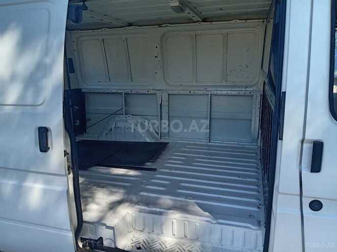 Ford Transit-14