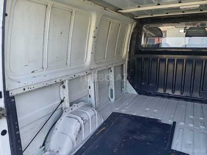 Ford Transit-16