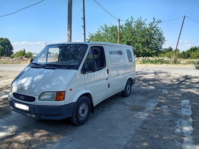Ford Transit-17