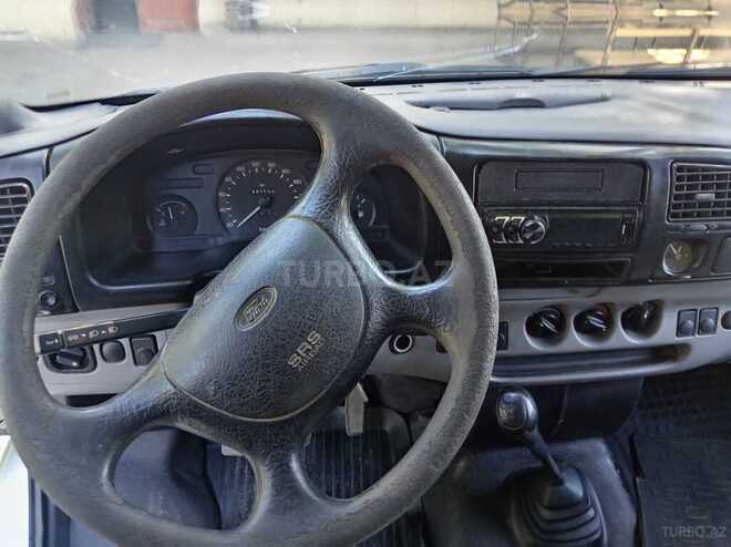 Ford Transit-11