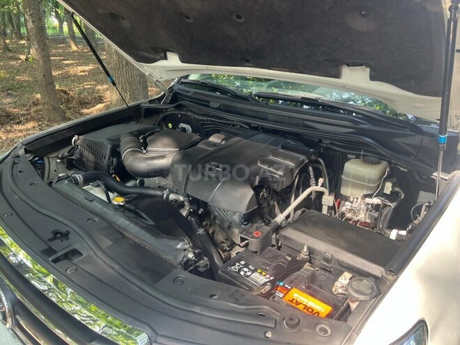 Toyota Land Cruiser-7