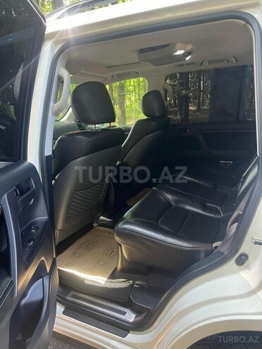 Toyota Land Cruiser-8
