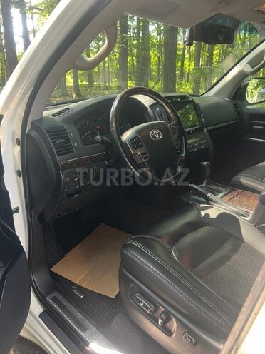 Toyota Land Cruiser-10