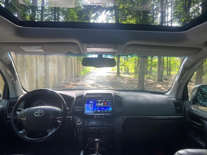 Toyota Land Cruiser-12