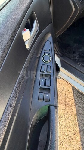 Hyundai Sonata-9