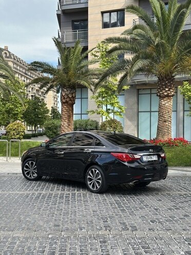 Hyundai Sonata-2