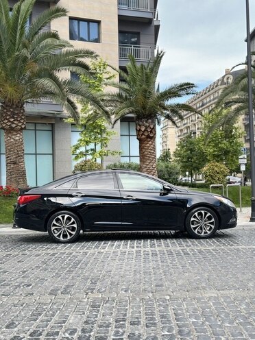 Hyundai Sonata-6