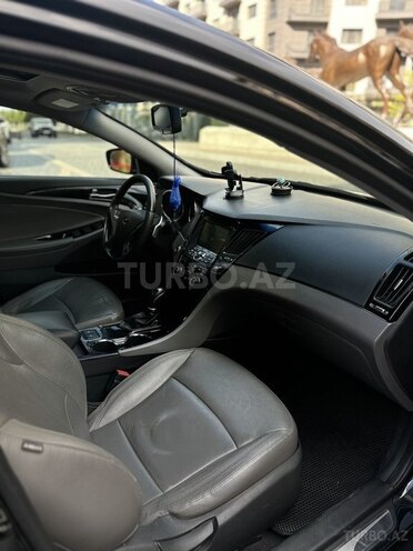 Hyundai Sonata-16