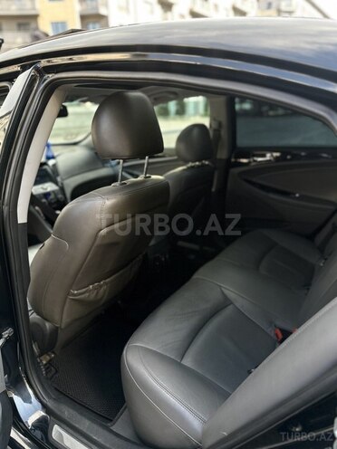 Hyundai Sonata-15