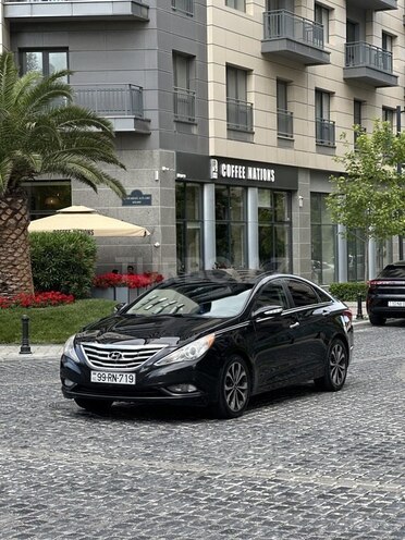 Hyundai Sonata-11
