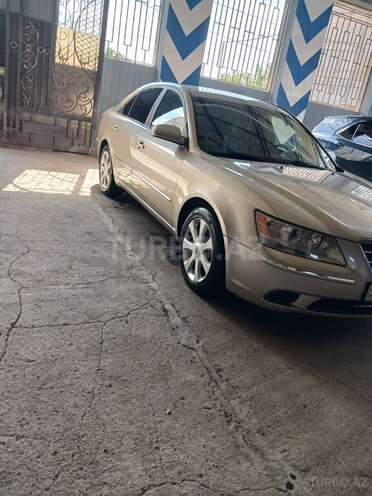Hyundai Sonata-12