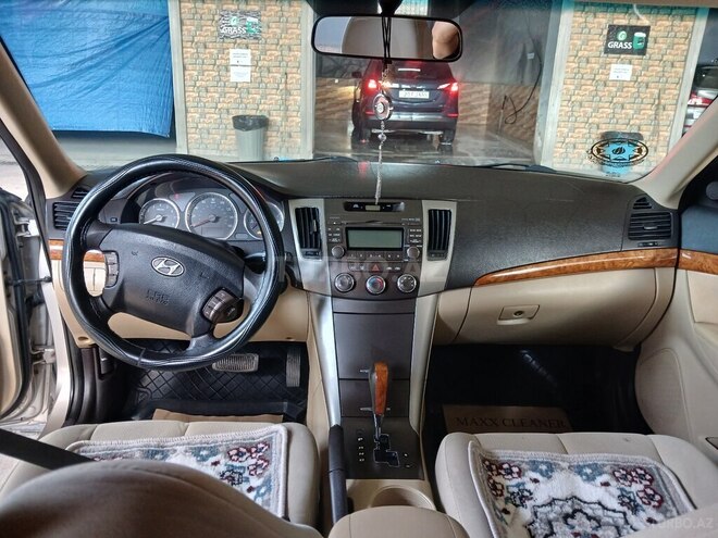 Hyundai Sonata-15