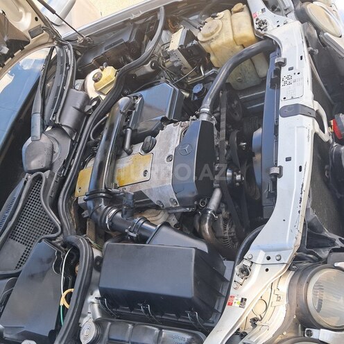 Mercedes E 230-10