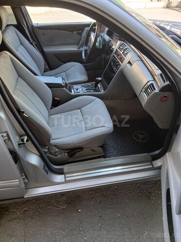 Mercedes E 230-12