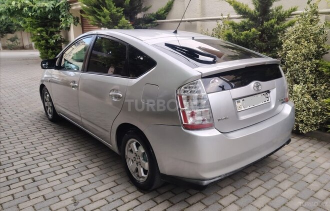 Toyota Prius-3