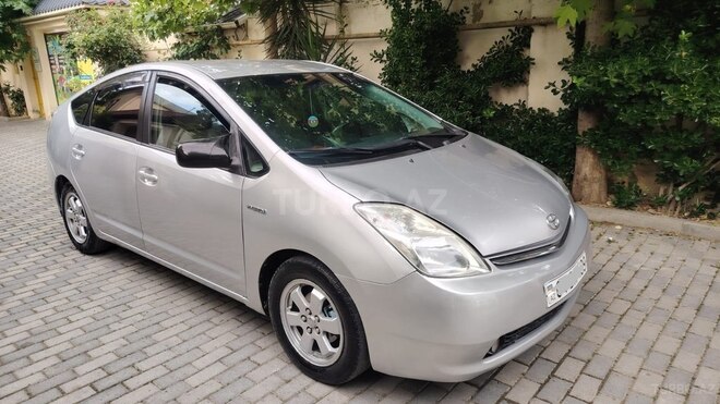 Toyota Prius-8